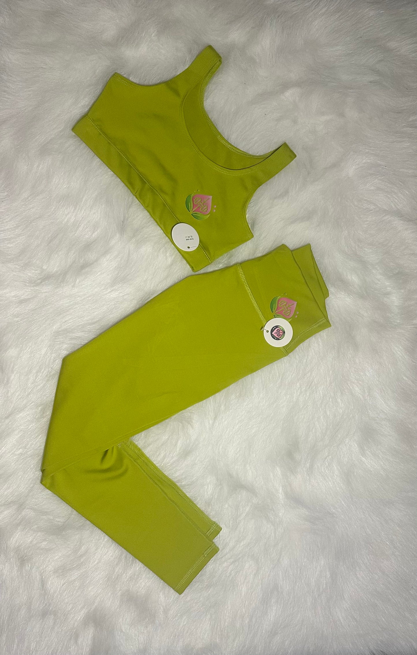 Set deportivo verde olivo- Pantalón + Top