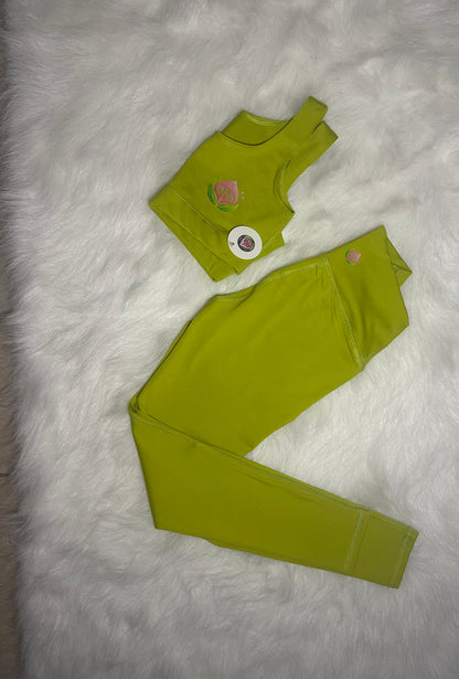 Set deportivo verde olivo- Pantalón + Top