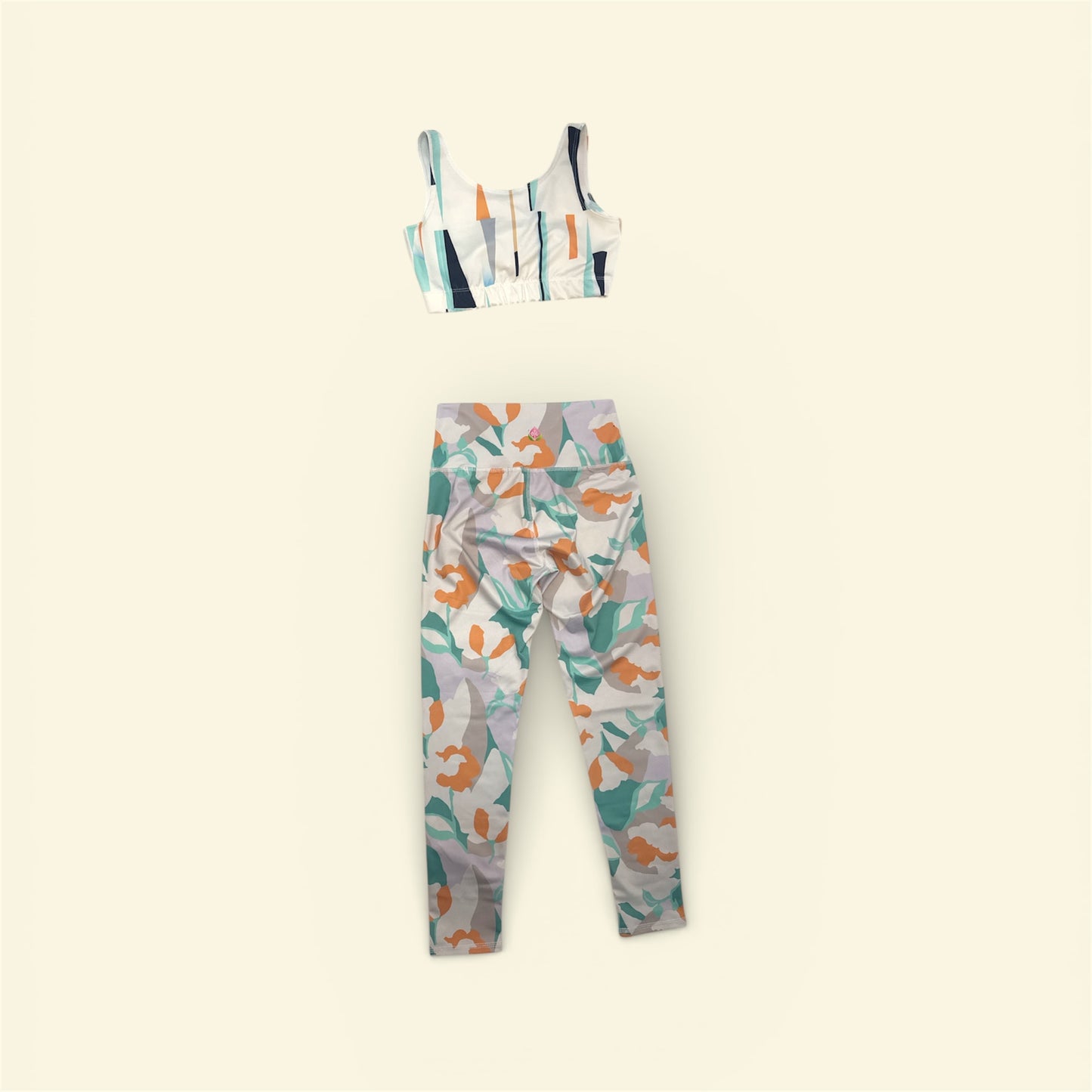 The Essential Set – Bright Abstract